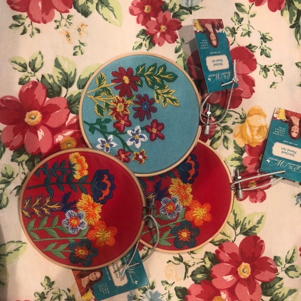 Pioneer woman stitched set of 3